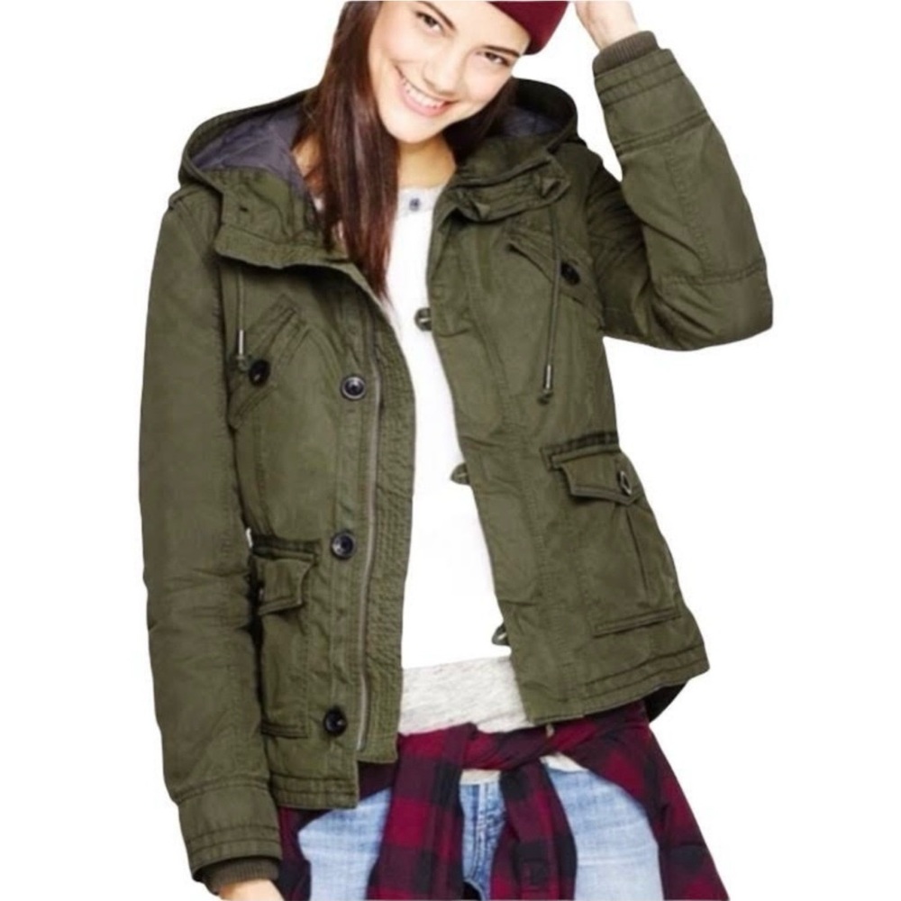 TNA Olive Utility Hooded Jacket in Dark Green